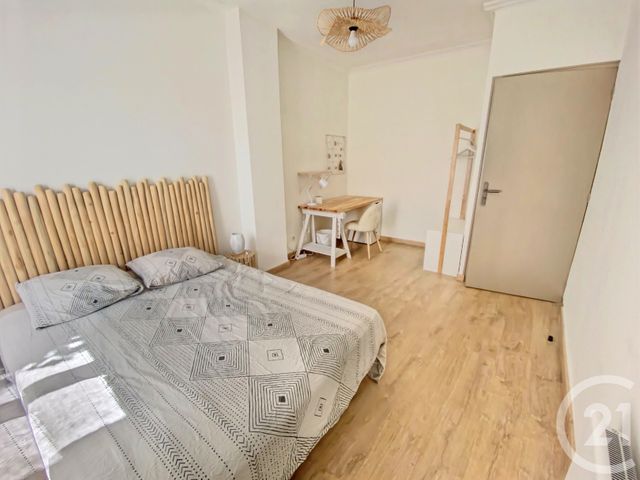 Appartement T3 à louer - 4 pièces - 61.33 m2 - NIMES - 30 - LANGUEDOC-ROUSSILLON - Century 21 Dhuoda