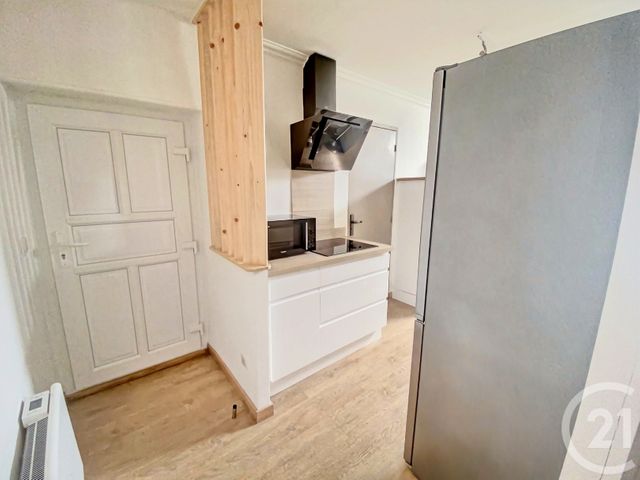 Appartement T3 à louer - 4 pièces - 61.33 m2 - NIMES - 30 - LANGUEDOC-ROUSSILLON - Century 21 Dhuoda