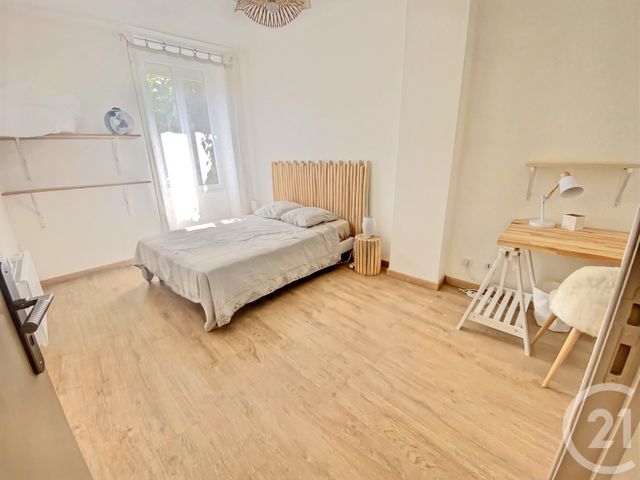 Appartement T3 à louer - 4 pièces - 61.33 m2 - NIMES - 30 - LANGUEDOC-ROUSSILLON - Century 21 Dhuoda