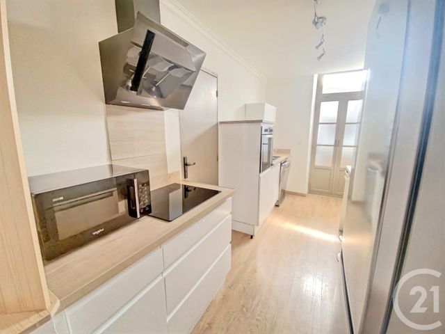 Appartement T3 à louer - 4 pièces - 61.33 m2 - NIMES - 30 - LANGUEDOC-ROUSSILLON - Century 21 Dhuoda