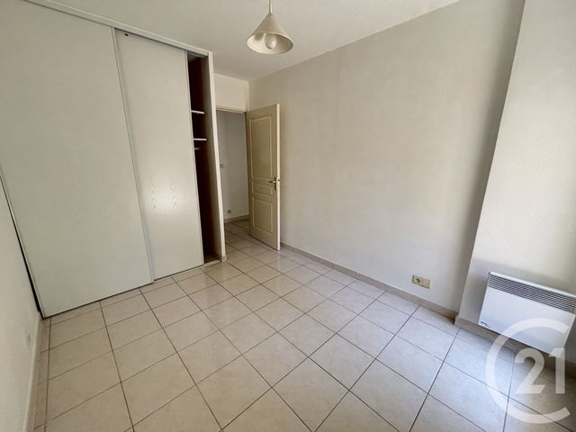 Appartement T3 à louer - 3 pièces - 55.02 m2 - NIMES - 30 - LANGUEDOC-ROUSSILLON - Century 21 Dhuoda