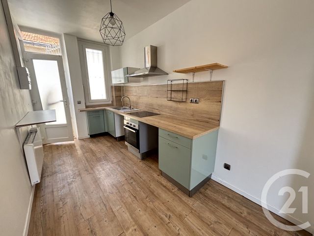 Appartement T3 à louer - 3 pièces - 52.27 m2 - NIMES - 30 - LANGUEDOC-ROUSSILLON - Century 21 Dhuoda