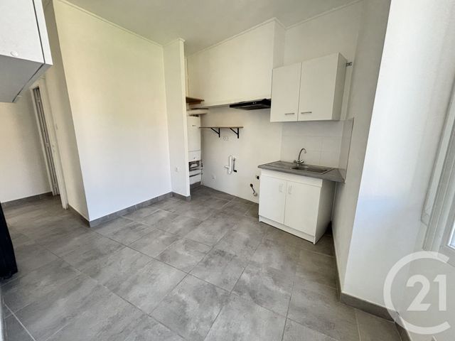 Appartement T3 à louer - 3 pièces - 70.5 m2 - NIMES - 30 - LANGUEDOC-ROUSSILLON - Century 21 Dhuoda