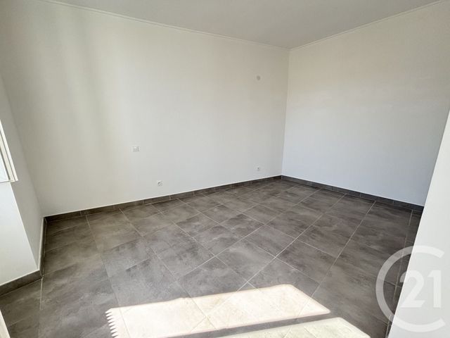 Appartement T3 à louer - 3 pièces - 70.5 m2 - NIMES - 30 - LANGUEDOC-ROUSSILLON - Century 21 Dhuoda
