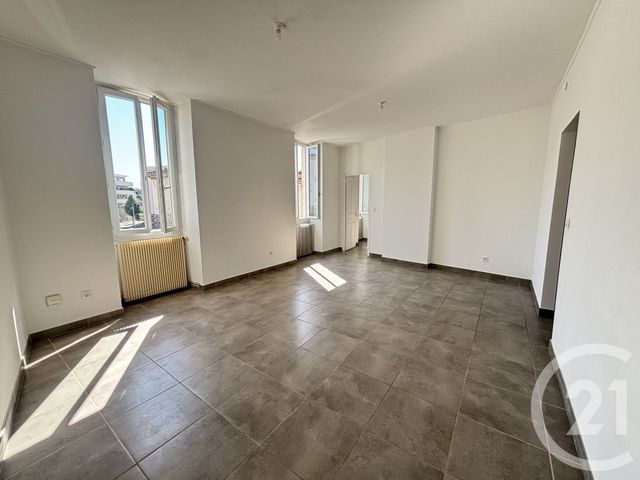 Appartement T3 à louer - 3 pièces - 70.5 m2 - NIMES - 30 - LANGUEDOC-ROUSSILLON - Century 21 Dhuoda