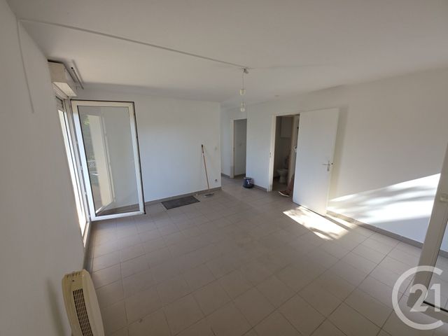 Appartement T3 à vendre - 3 pièces - 57.12 m2 - NIMES - 30 - LANGUEDOC-ROUSSILLON - Century 21 Dhuoda