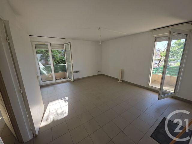 Appartement T3 à vendre - 3 pièces - 57.12 m2 - NIMES - 30 - LANGUEDOC-ROUSSILLON - Century 21 Dhuoda