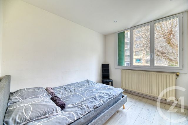 Appartement T4 à louer - 4 pièces - 64.26 m2 - NIMES - 30 - LANGUEDOC-ROUSSILLON - Century 21 Dhuoda