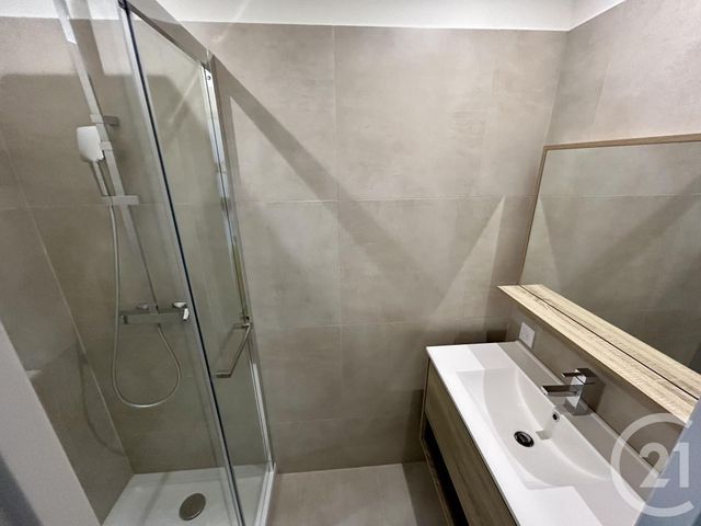 Appartement F5 à louer - 5 pièces - 88.33 m2 - NIMES - 30 - LANGUEDOC-ROUSSILLON - Century 21 Dhuoda