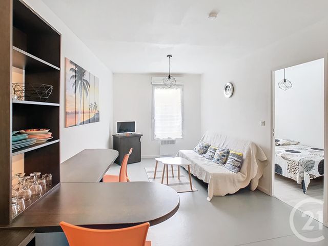 Appartement T2 à louer - 2 pièces - 32.4 m2 - NIMES - 30 - LANGUEDOC-ROUSSILLON - Century 21 Dhuoda