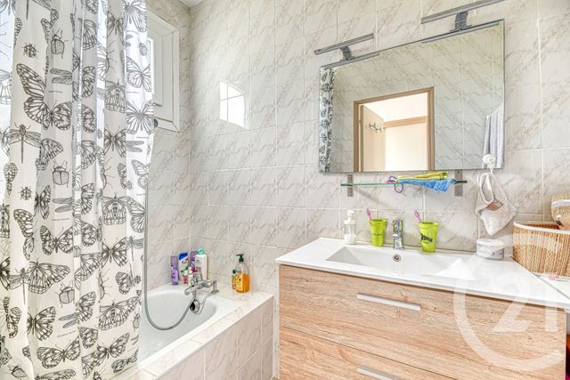 maison à louer - 4 pièces - 102.83 m2 - NIMES - 30 - LANGUEDOC-ROUSSILLON - Century 21 Dhuoda