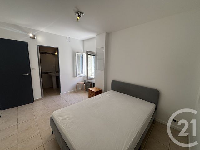 Appartement Duplex à louer - 2 pièces - 44.75 m2 - NIMES - 30 - LANGUEDOC-ROUSSILLON - Century 21 Dhuoda