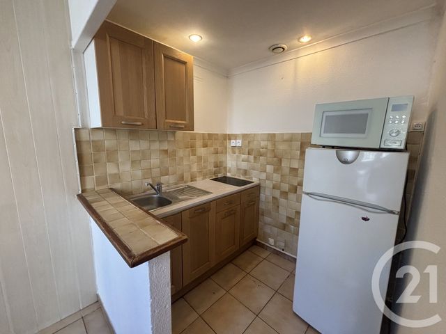 Appartement T2 à louer - 2 pièces - 33.67 m2 - NIMES - 30 - LANGUEDOC-ROUSSILLON - Century 21 Dhuoda
