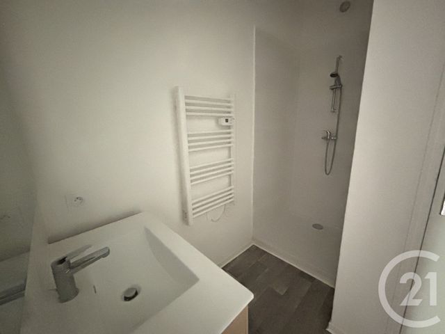 Appartement T3 à louer - 3 pièces - 50.98 m2 - NIMES - 30 - LANGUEDOC-ROUSSILLON - Century 21 Dhuoda