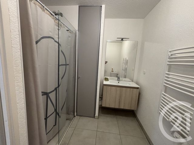 Appartement T3 à louer - 3 pièces - 54.64 m2 - NIMES - 30 - LANGUEDOC-ROUSSILLON - Century 21 Dhuoda