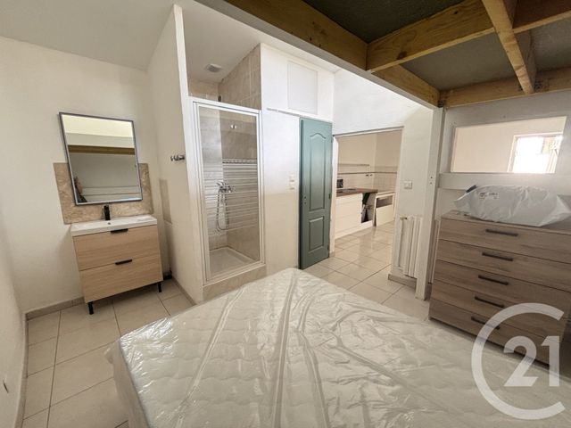 Appartement T2 à louer - 2 pièces - 25.47 m2 - NIMES - 30 - LANGUEDOC-ROUSSILLON - Century 21 Dhuoda