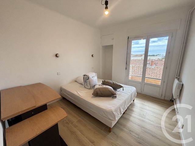 Appartement T3 à louer - 3 pièces - 61.22 m2 - NIMES - 30 - LANGUEDOC-ROUSSILLON - Century 21 Dhuoda