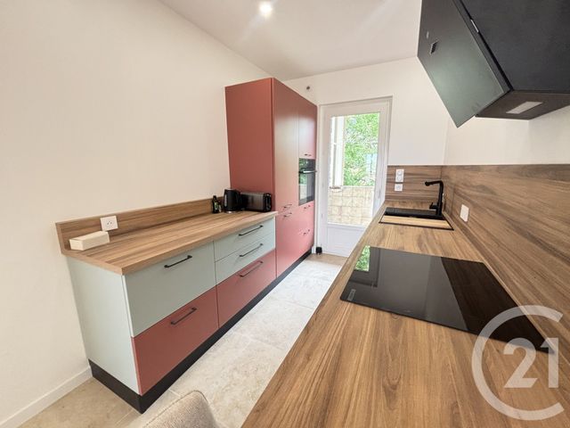 Appartement T3 à louer - 3 pièces - 61.22 m2 - NIMES - 30 - LANGUEDOC-ROUSSILLON - Century 21 Dhuoda