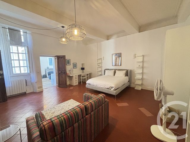 Appartement T2 à louer - 2 pièces - 75.63 m2 - NIMES - 30 - LANGUEDOC-ROUSSILLON - Century 21 Dhuoda