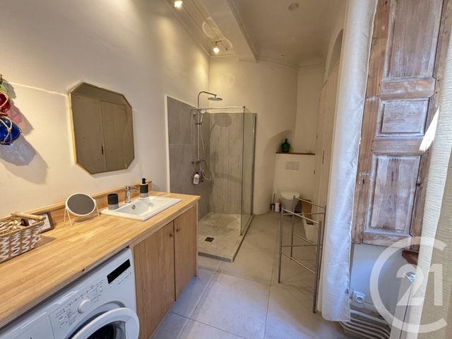 Appartement T2 à louer - 2 pièces - 75.63 m2 - NIMES - 30 - LANGUEDOC-ROUSSILLON - Century 21 Dhuoda