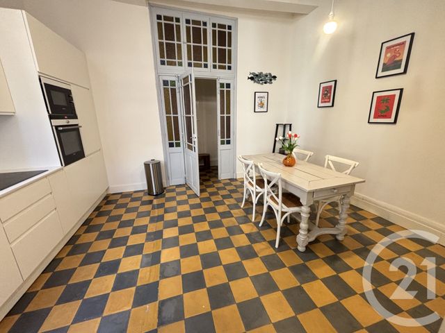 Appartement T2 à louer - 2 pièces - 75.63 m2 - NIMES - 30 - LANGUEDOC-ROUSSILLON - Century 21 Dhuoda