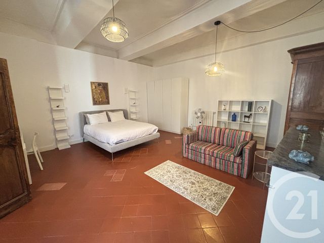 Appartement T2 à louer - 2 pièces - 75.63 m2 - NIMES - 30 - LANGUEDOC-ROUSSILLON - Century 21 Dhuoda
