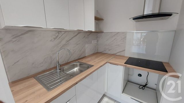 Appartement T3 à louer - 3 pièces - 65.07 m2 - NIMES - 30 - LANGUEDOC-ROUSSILLON - Century 21 Dhuoda