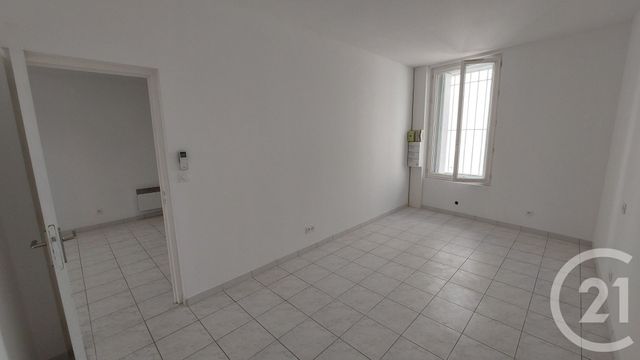 Appartement T3 à louer - 3 pièces - 65.07 m2 - NIMES - 30 - LANGUEDOC-ROUSSILLON - Century 21 Dhuoda
