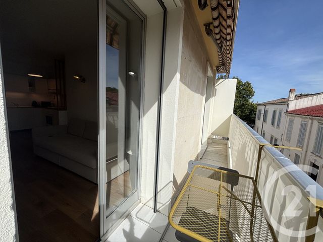Appartement T2 à louer - 2 pièces - 33.6 m2 - NIMES - 30 - LANGUEDOC-ROUSSILLON - Century 21 Dhuoda