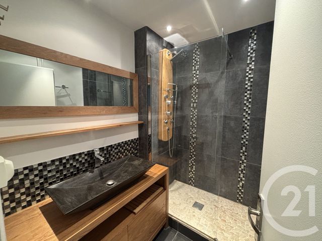 Appartement T2 à louer - 2 pièces - 50.43 m2 - NIMES - 30 - LANGUEDOC-ROUSSILLON - Century 21 Dhuoda