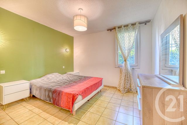 Appartement T4 à louer - 4 pièces - 81.68 m2 - NIMES - 30 - LANGUEDOC-ROUSSILLON - Century 21 Dhuoda