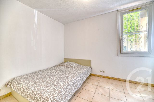 Appartement T4 à louer - 4 pièces - 81.68 m2 - NIMES - 30 - LANGUEDOC-ROUSSILLON - Century 21 Dhuoda