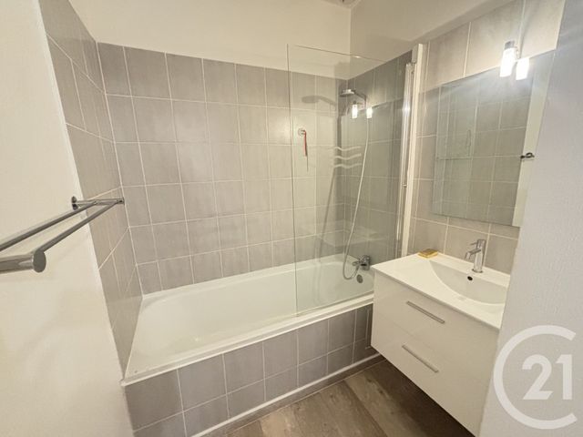 Appartement T2 à louer - 2 pièces - 46.67 m2 - NIMES - 30 - LANGUEDOC-ROUSSILLON - Century 21 Dhuoda