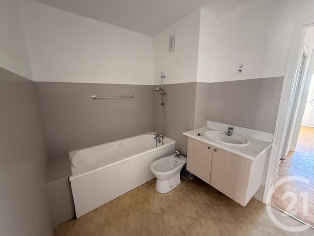 Appartement à vendre - 5 pièces - 110.92 m2 - NIMES - 30 - LANGUEDOC-ROUSSILLON - Century 21 Dhuoda