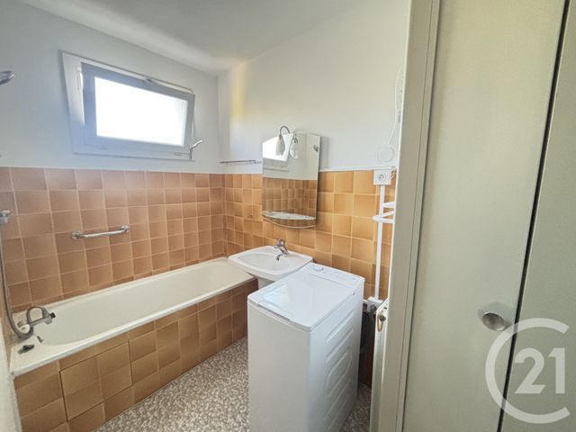 Appartement à louer - 2 pièces - 52.48 m2 - NIMES - 30 - LANGUEDOC-ROUSSILLON - Century 21 Dhuoda
