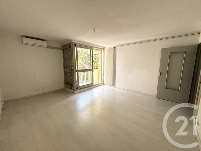 Appartement à louer - 2 pièces - 52.48 m2 - NIMES - 30 - LANGUEDOC-ROUSSILLON - Century 21 Dhuoda