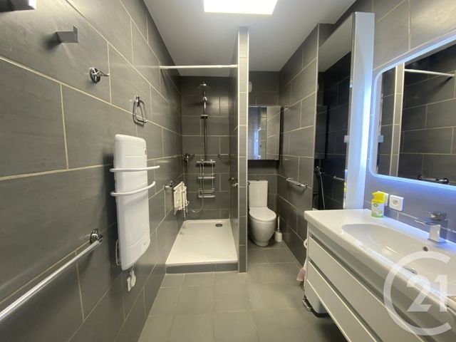 Appartement T2 à louer - 2 pièces - 53.4 m2 - NIMES - 30 - LANGUEDOC-ROUSSILLON - Century 21 Dhuoda