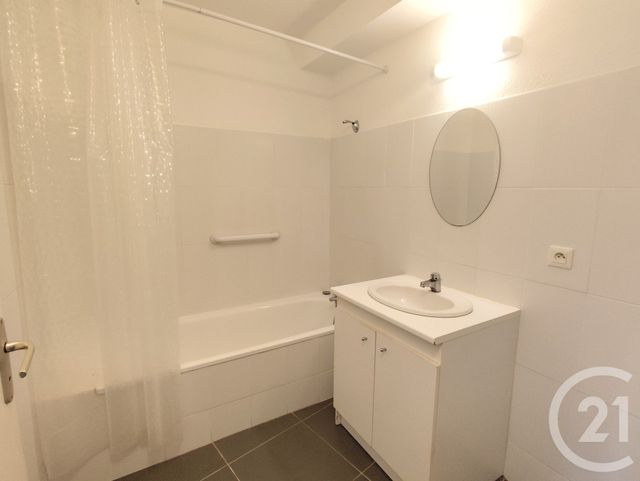 Appartement F2 à louer - 2 pièces - 43.43 m2 - NIMES - 30 - LANGUEDOC-ROUSSILLON - Century 21 Dhuoda